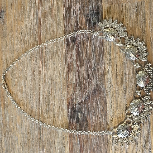 Elegant Gold and Purple Jeweled Floral Necklace - Picture 5 of 6